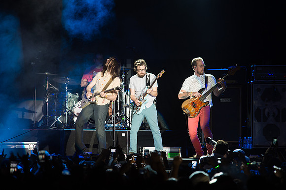 Weezer at Life is Beautiful-1-2