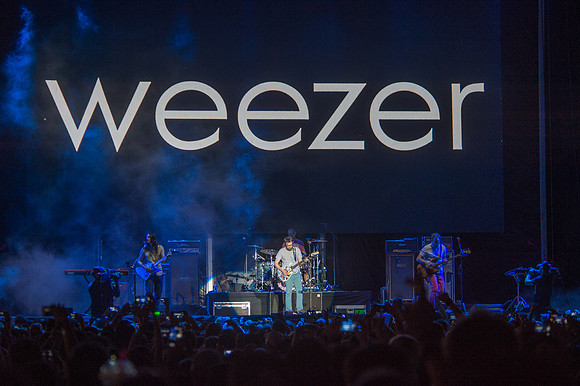 Weezer at Life is Beautiful-1