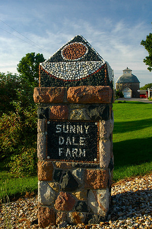 Sunny Dale Monument 3