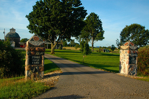 Sunny Dale Entry